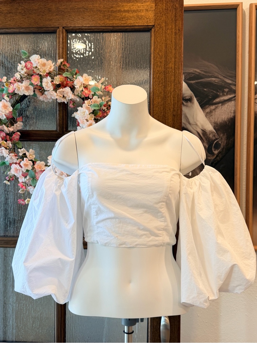 H&M White Off-Shoulder Puff Sleeve Crop Top